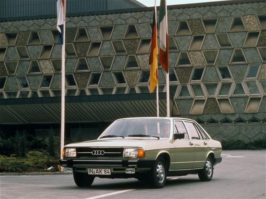  Audi 100 (C2) 1976 года  (WW) (фото 8 из 15)